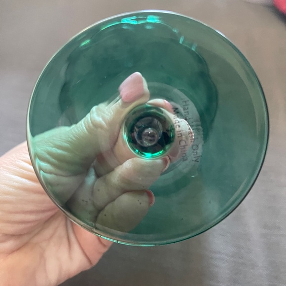 Green Glass Flower Shaped Coupe Champagne Martini Daquiri Glasses Set of 4 NEW - Picture 6 of 9